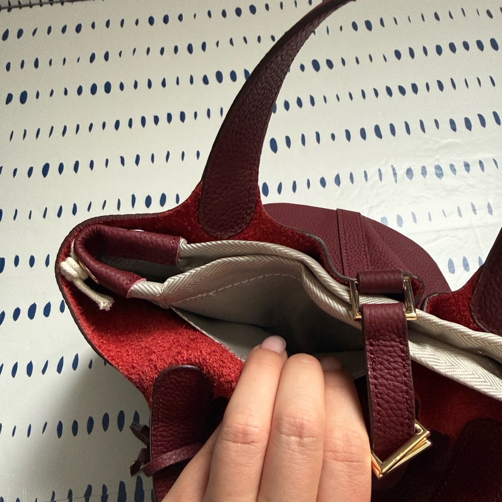 Rouge H Leather Picotin Lock 18 Bucket Bag - Picture 10 of 13